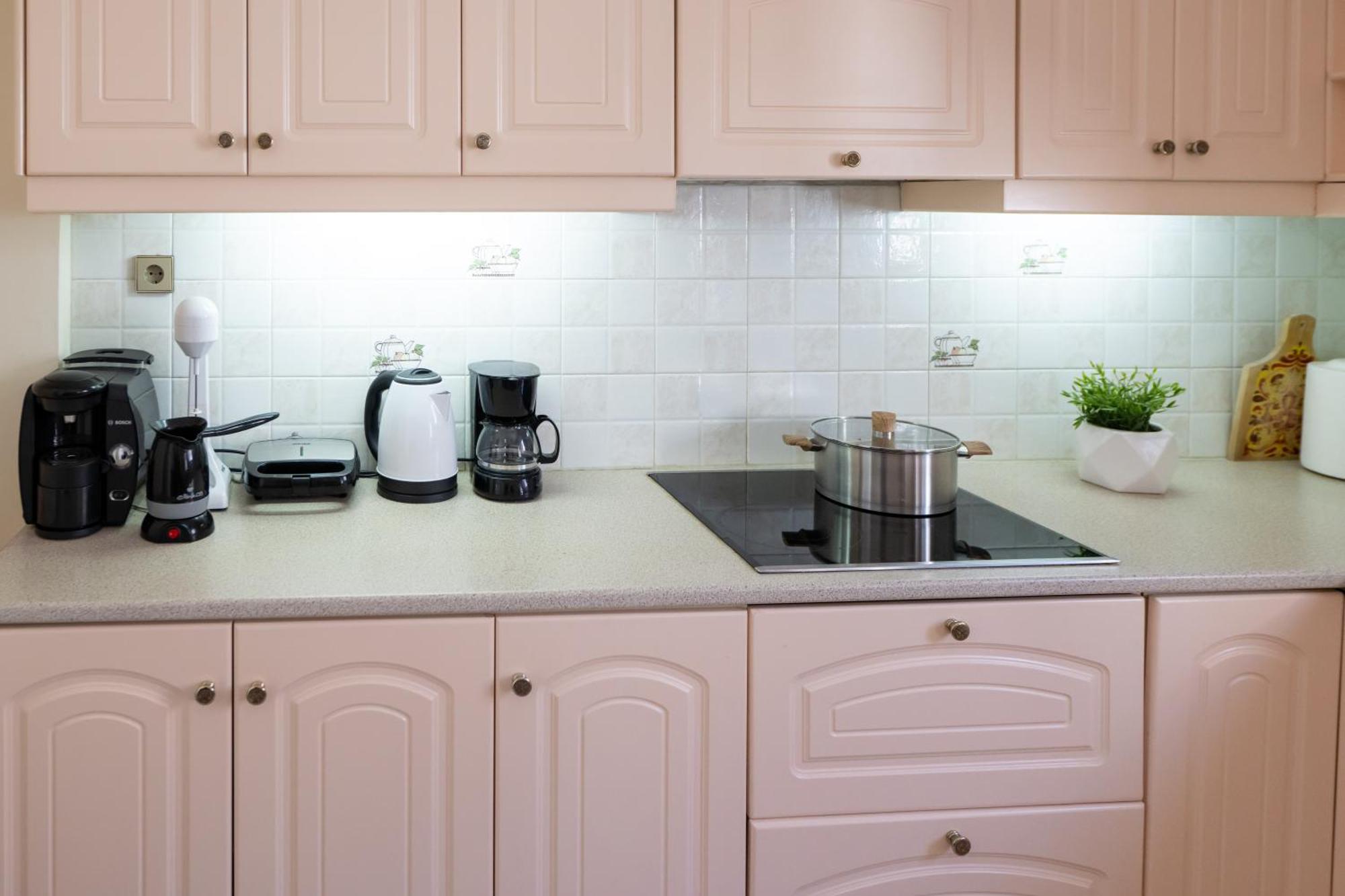 Mando Patrasso - Classical Apartment In The Center Of Patras With Free Parking Екстериор снимка