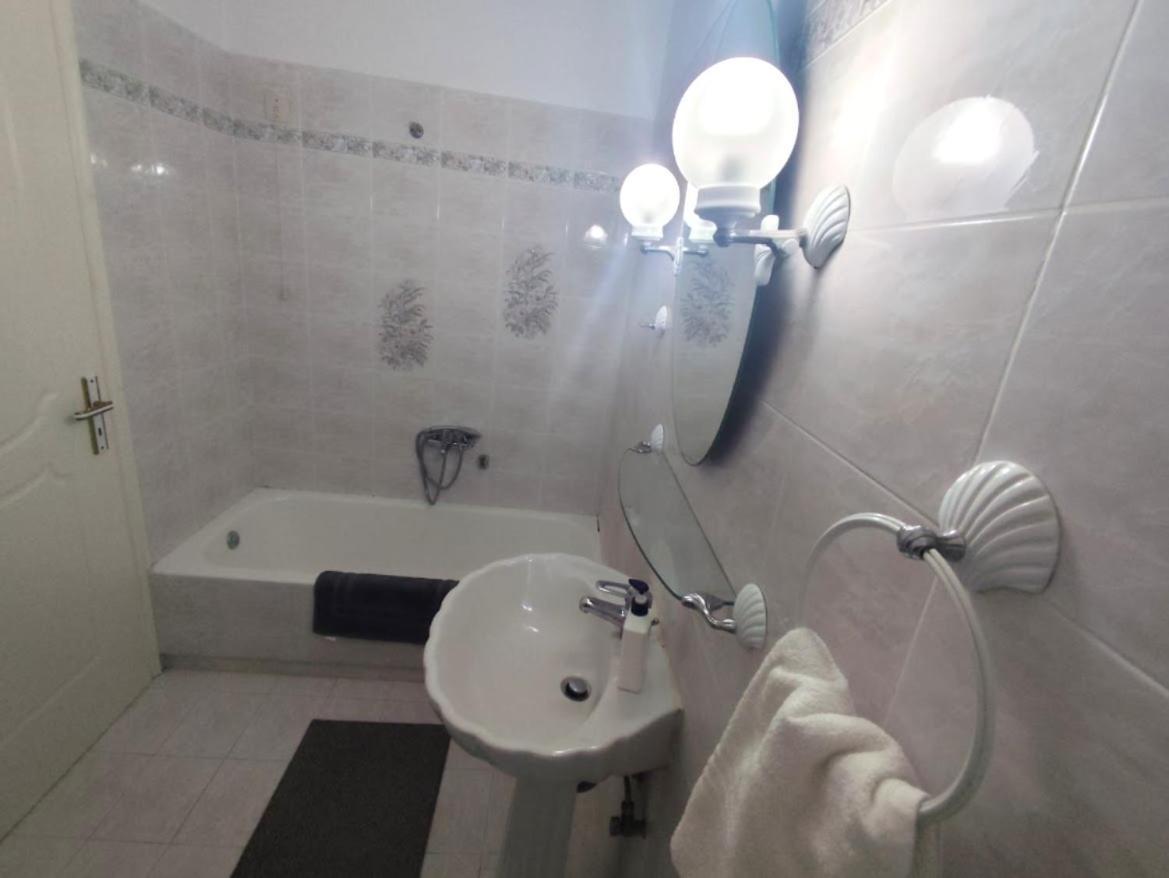 Mando Patrasso - Classical Apartment In The Center Of Patras With Free Parking Екстериор снимка